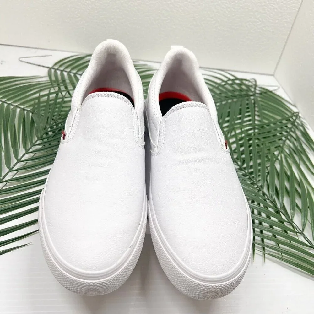 Levi's Naya Perf Women's Low Top Rounded Toe Slip-On Comfort Shoes Size 10M NWB